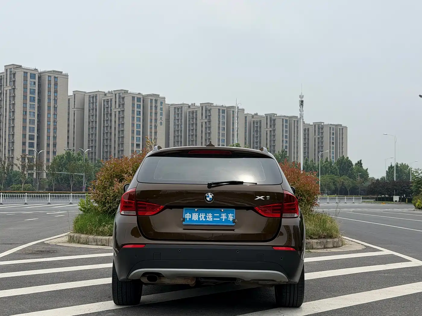 BMW X1 (Import) 2010 sDrive18i Luxury Model фото 6