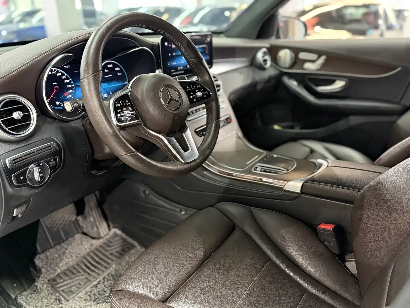 Mercedes-Benz GLC 2022 Model GLC 300 L 4MATIC Dynamic Edition фото 5