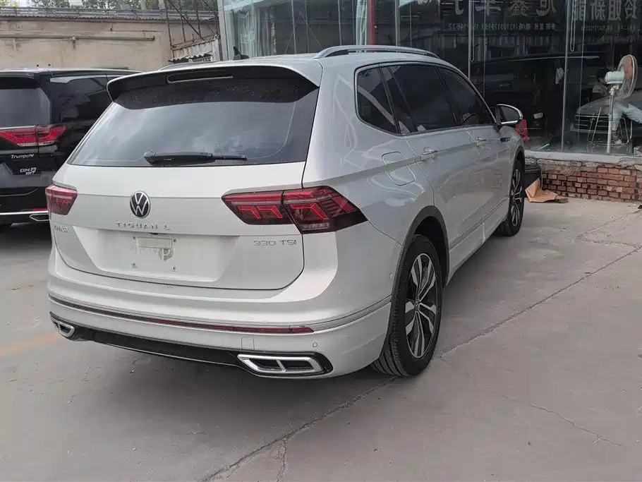 Volkswagen Tiguan L 2022 330TSI Auto 2WD R-Line Premium Edition фото 3