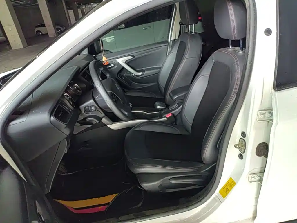 Фото 15 - Citroën C3-XR