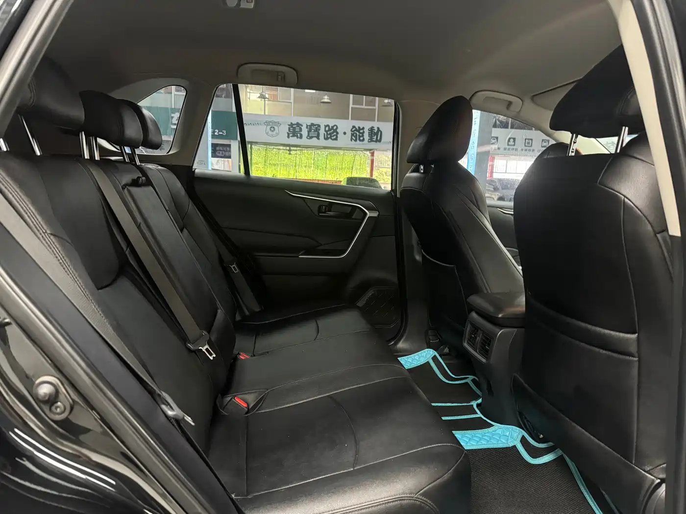 Toyota Wildlander 2022 2.0L CVT FWD Leading Edition фото 13