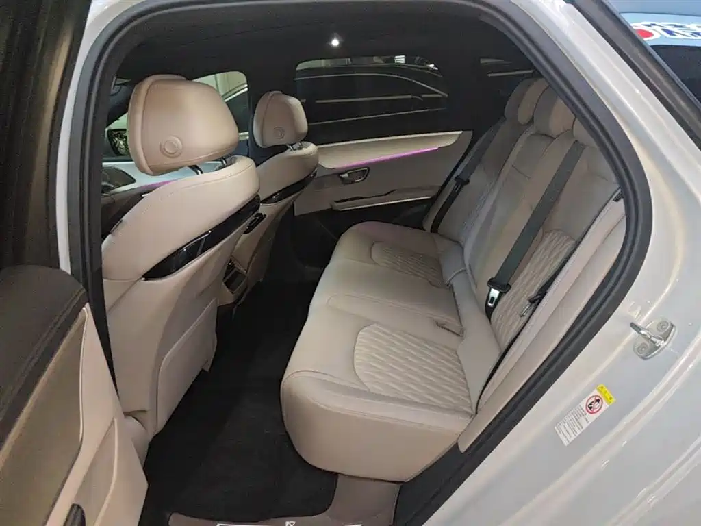 BYD Han 2025 DM-i 125KM Elite фото 17