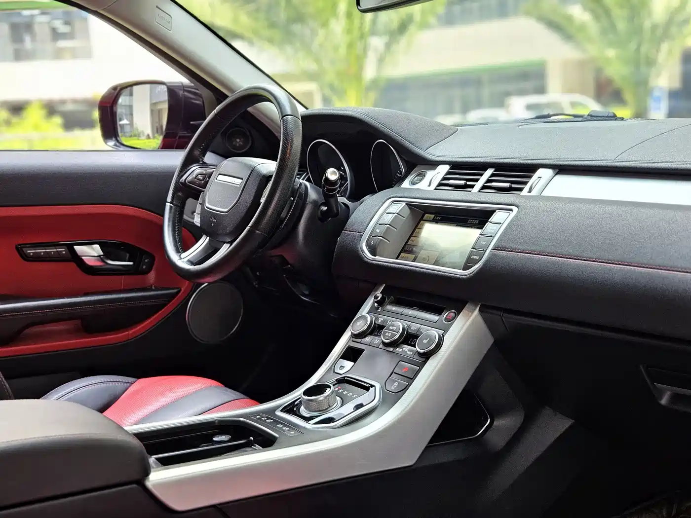 Land Rover Range Rover Evoque (Import) 2013 2.0T 3-door Dynamic Edition фото 12