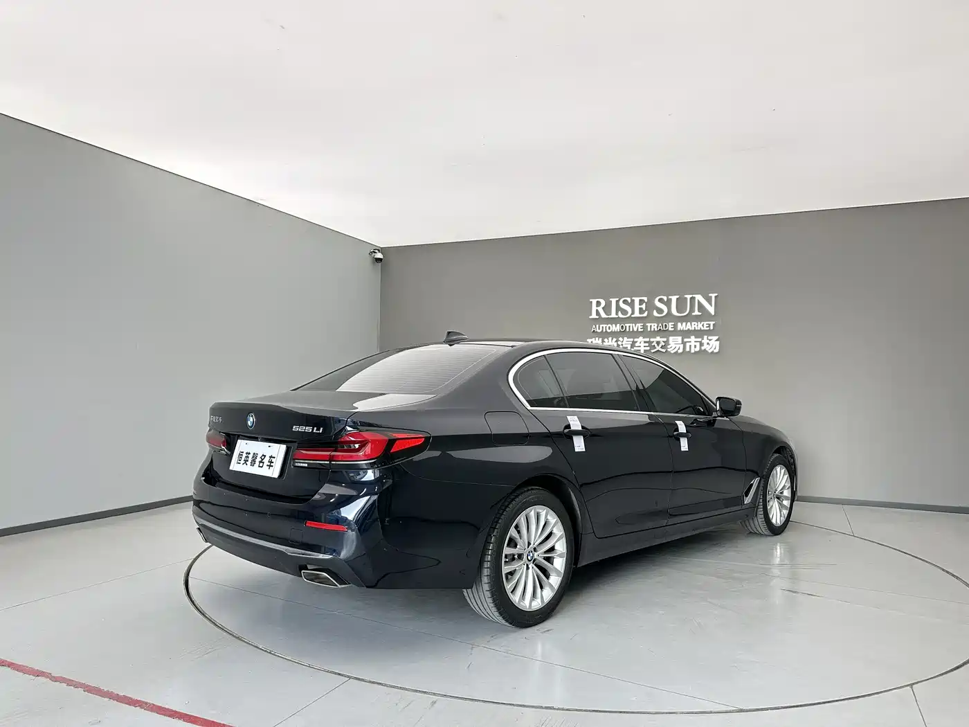 BMW 5 Series 2022 Model Second Facelift 525Li Luxury Package фото 9