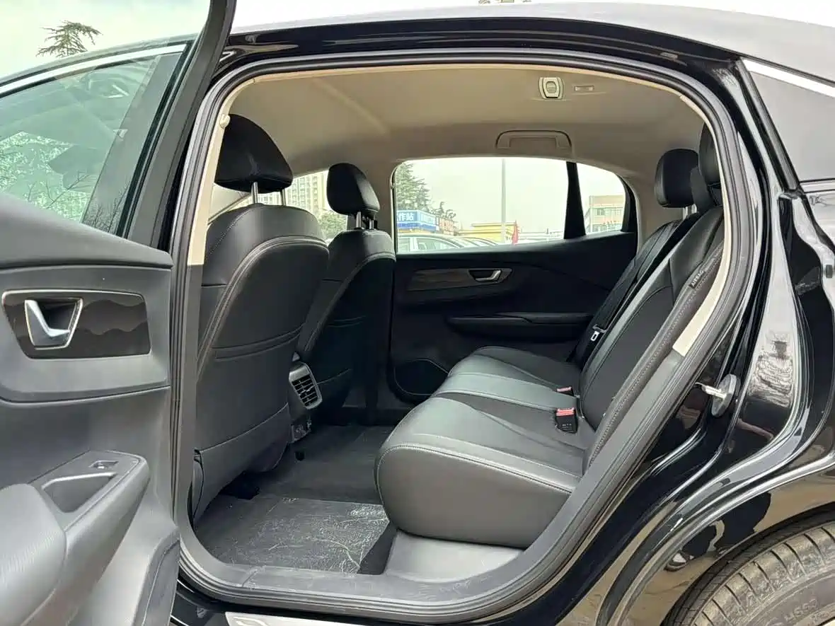 Hongqi E-QM5 2024 560km PLUS фото 12
