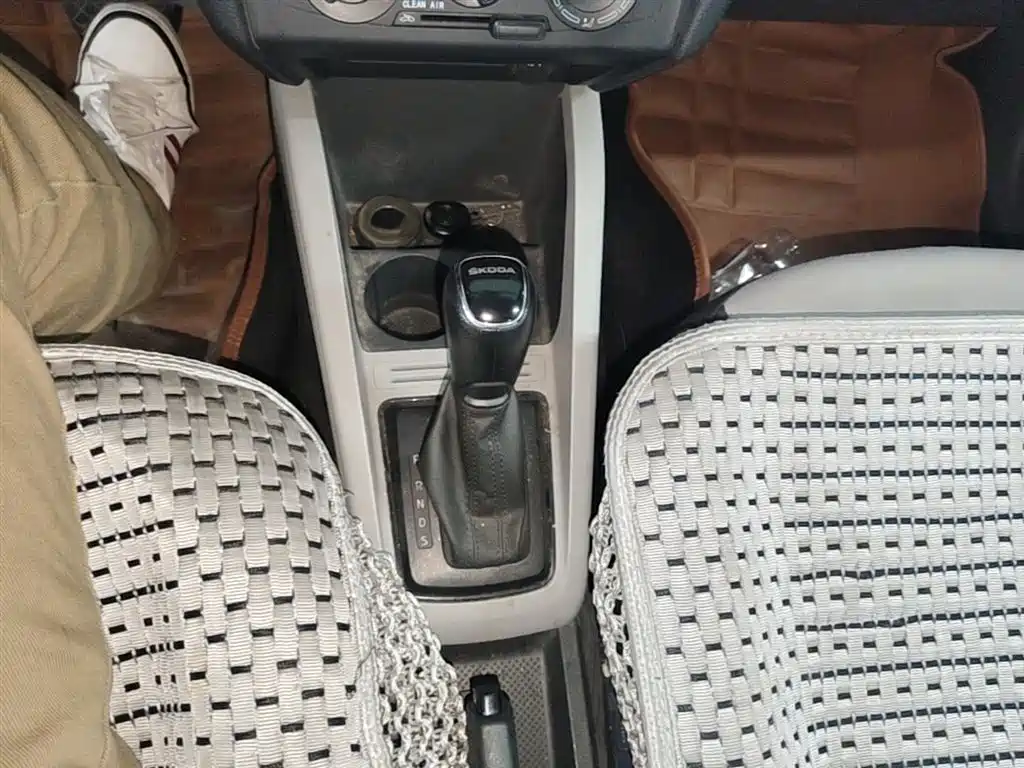 Škoda Fabia 2017 1.4L Auto Car Enjoy Edition фото 14