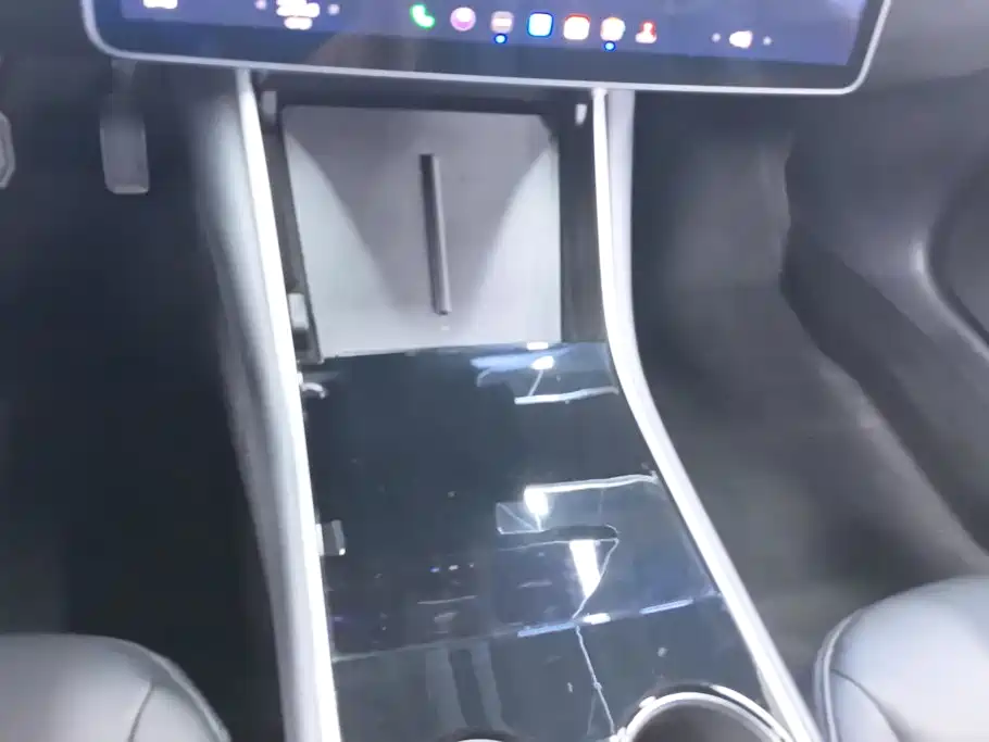 Фото 16 - Tesla Model 3
