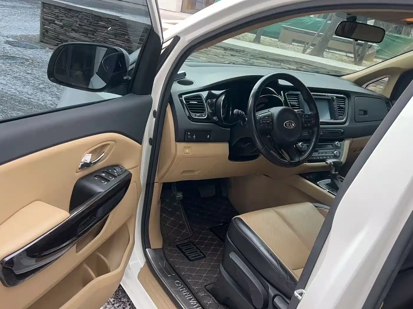 Kia Carnival (Import) 2015 3.3GDI Luxury Edition China IV фото 8