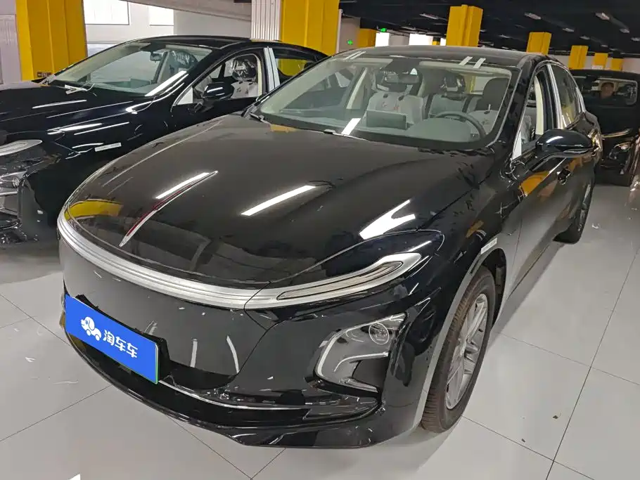 Hongqi E-QM5 2026 2025 610km PLUS