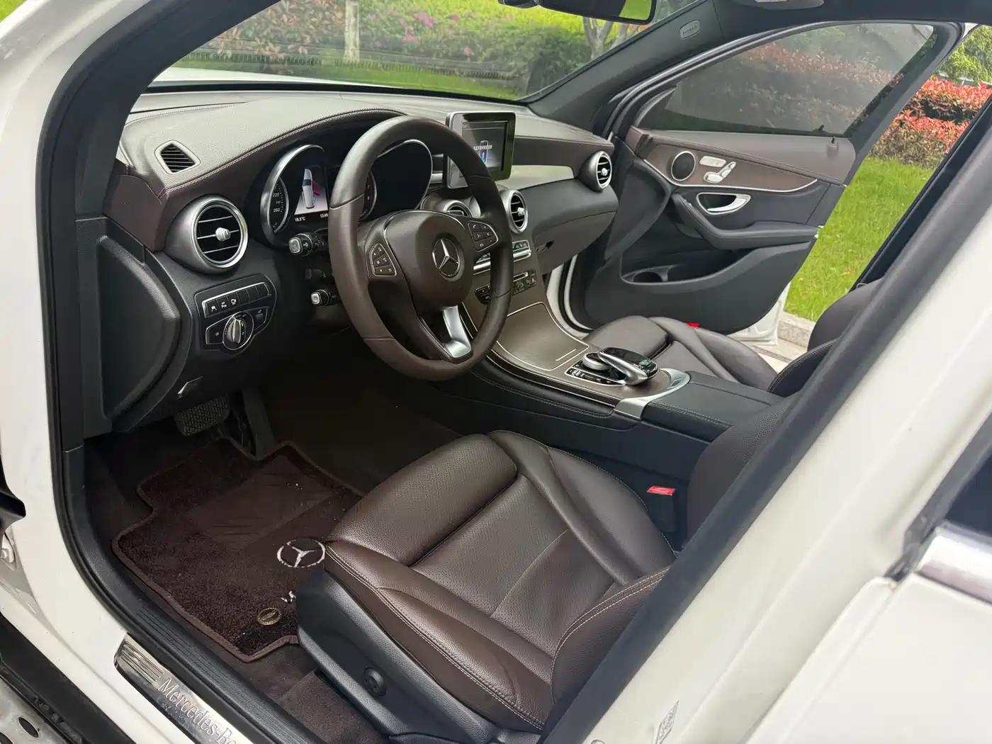 Mercedes-Benz GLC 2018 GLC 300 4MATIC Dynamic фото 8