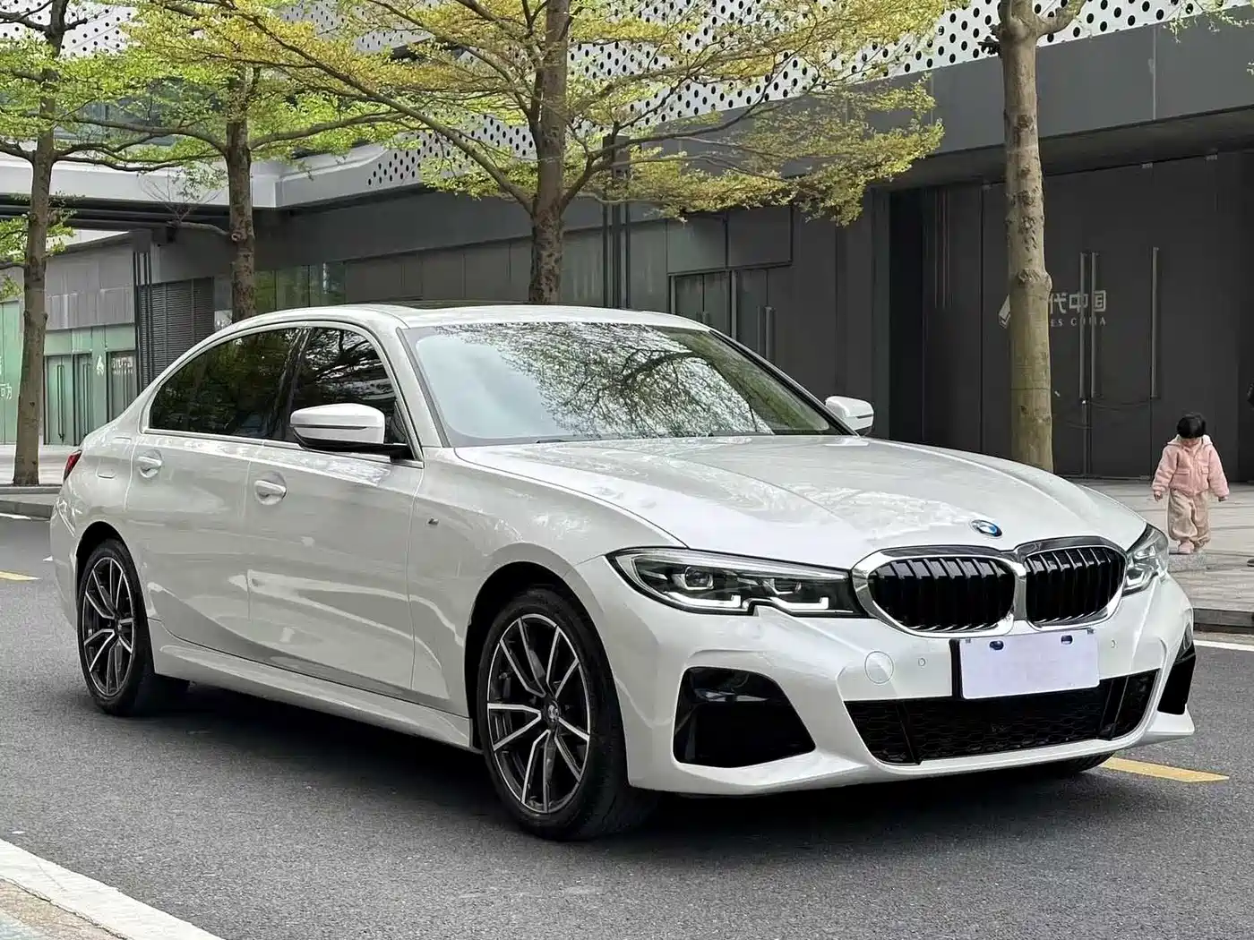 BMW 3 Series 2022 325Li M Sport Package фото 4