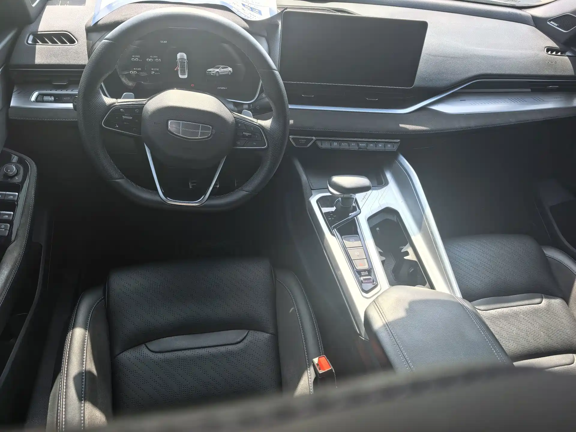 Фото 7 - Geely Preface