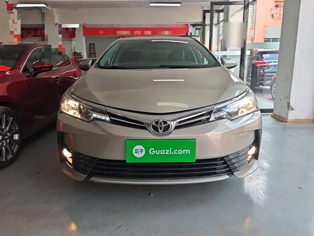 Toyota Corolla 2017 Facelift 1.2T S-CVT GL-i фото 3