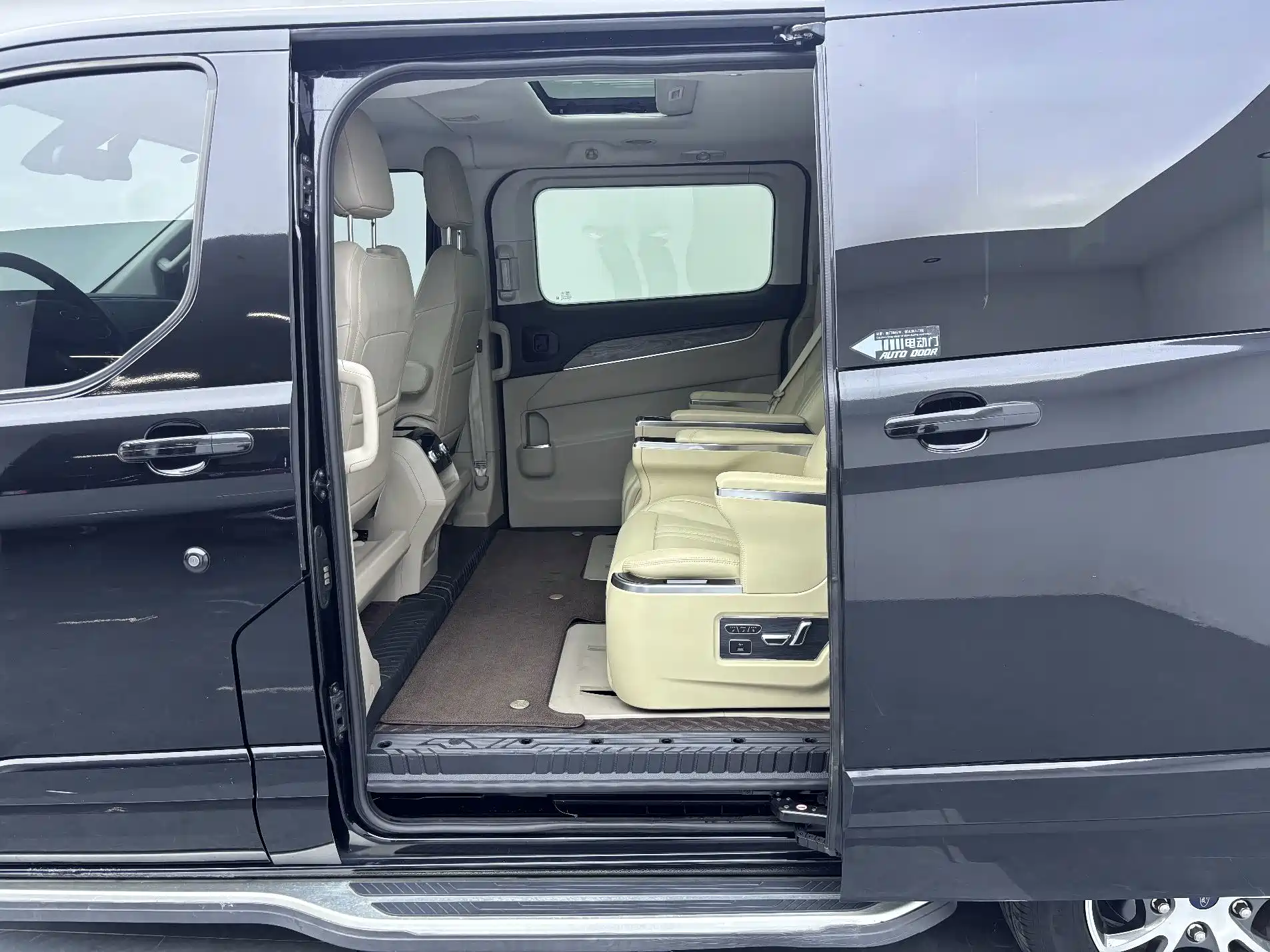 Photo 15 - Ford Tourneo
