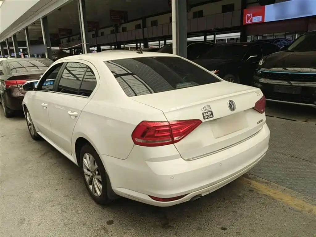 Volkswagen Lavida 2017 1.6L Automatic Comfort Edition фото 5