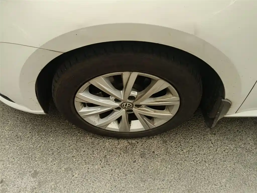 Volkswagen Lavida 2017 1.6L Automatic Comfort Edition фото 23