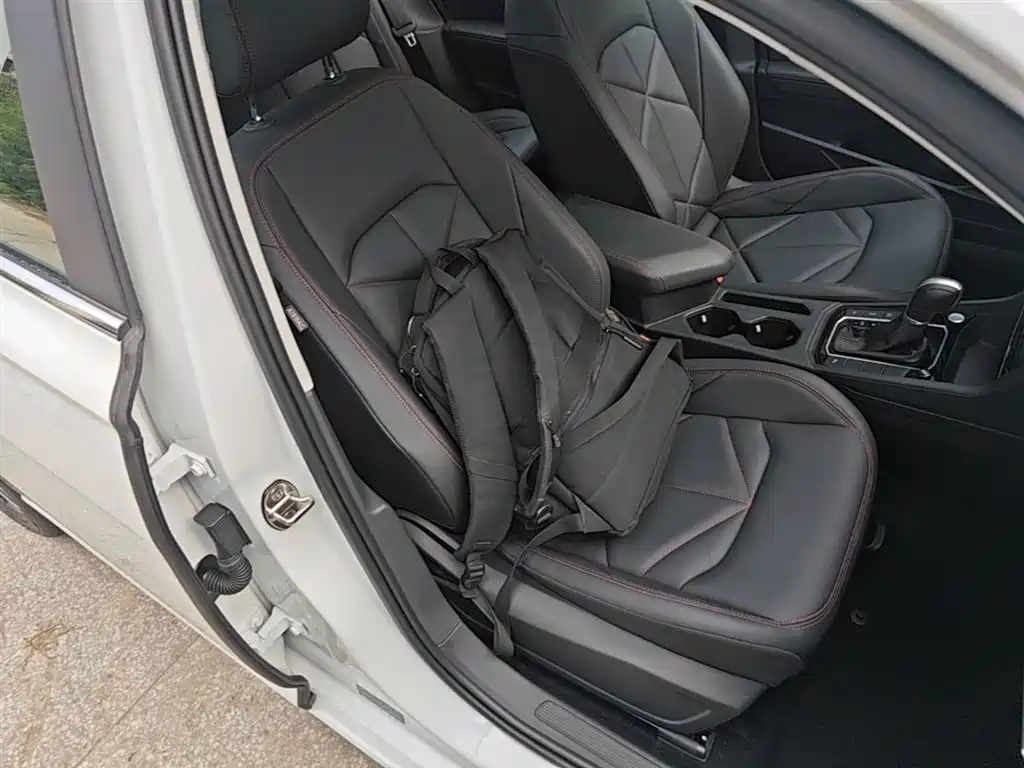 Volkswagen Lavida 2024 Model 300TSI DSG Starlight Leading Edition фото 25