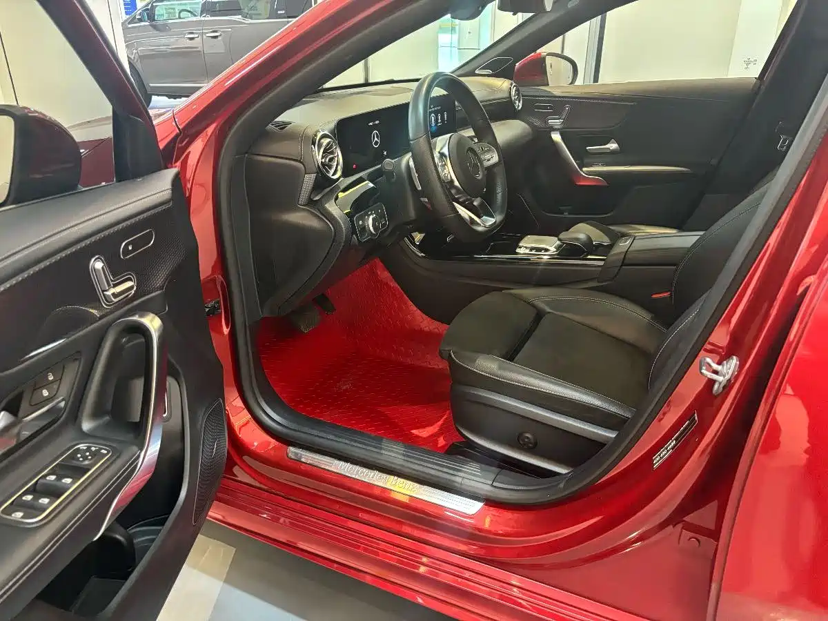 Mercedes-Benz A-Class 2019 A 200 L Sport Sedane Pioneer Special Edition фото 6