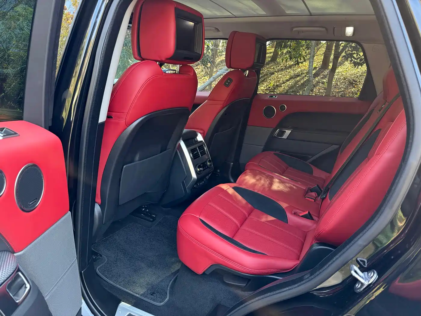 Land Rover Range Rover Sport 2022 3.0 L6 Gloss Black Edition фото 6