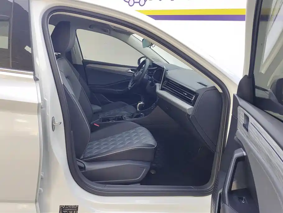 Volkswagen Sagitar 2023 300TSI DSG Surpassing Edition фото 8