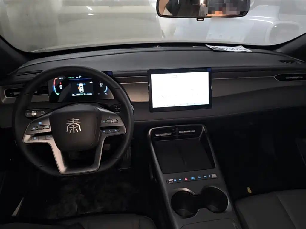BYD Qin PLUS 2026 DM-i Smart Edition 128KM Progressive фото 10