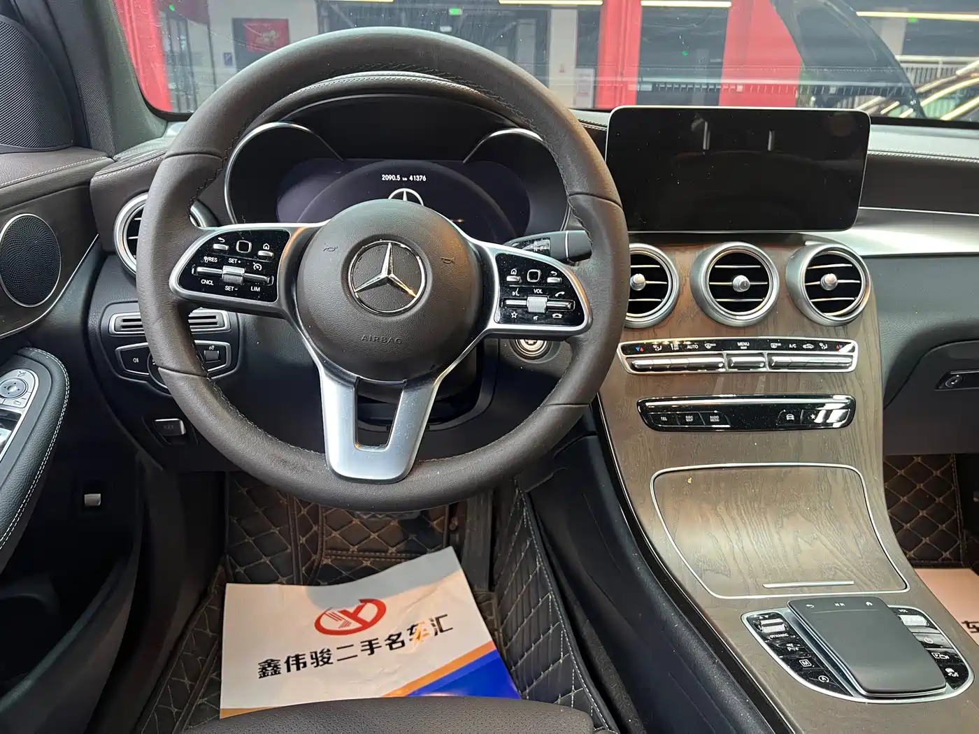 MERCEDES-BENZ GLC