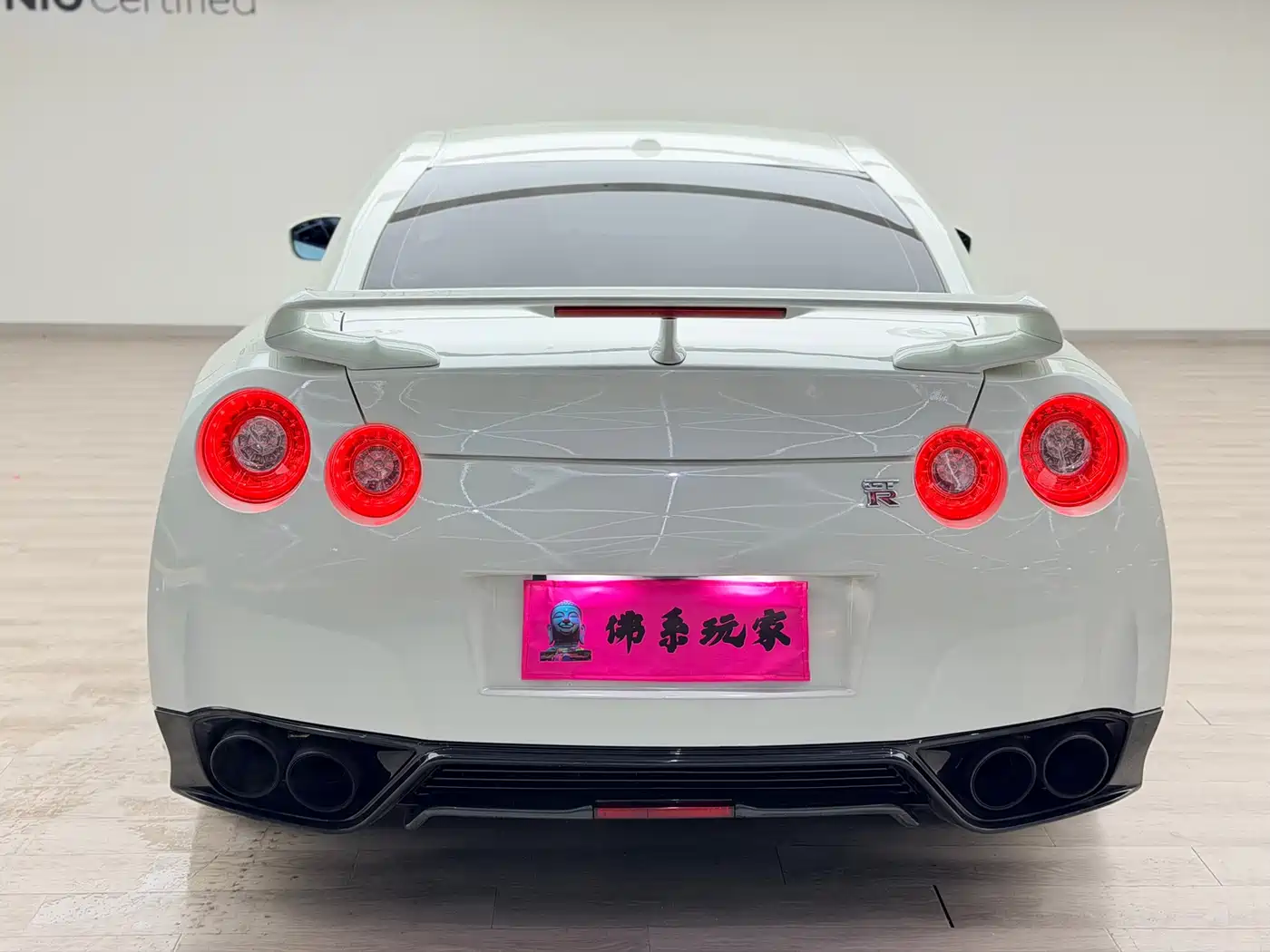 Nissan GT-R фото 5