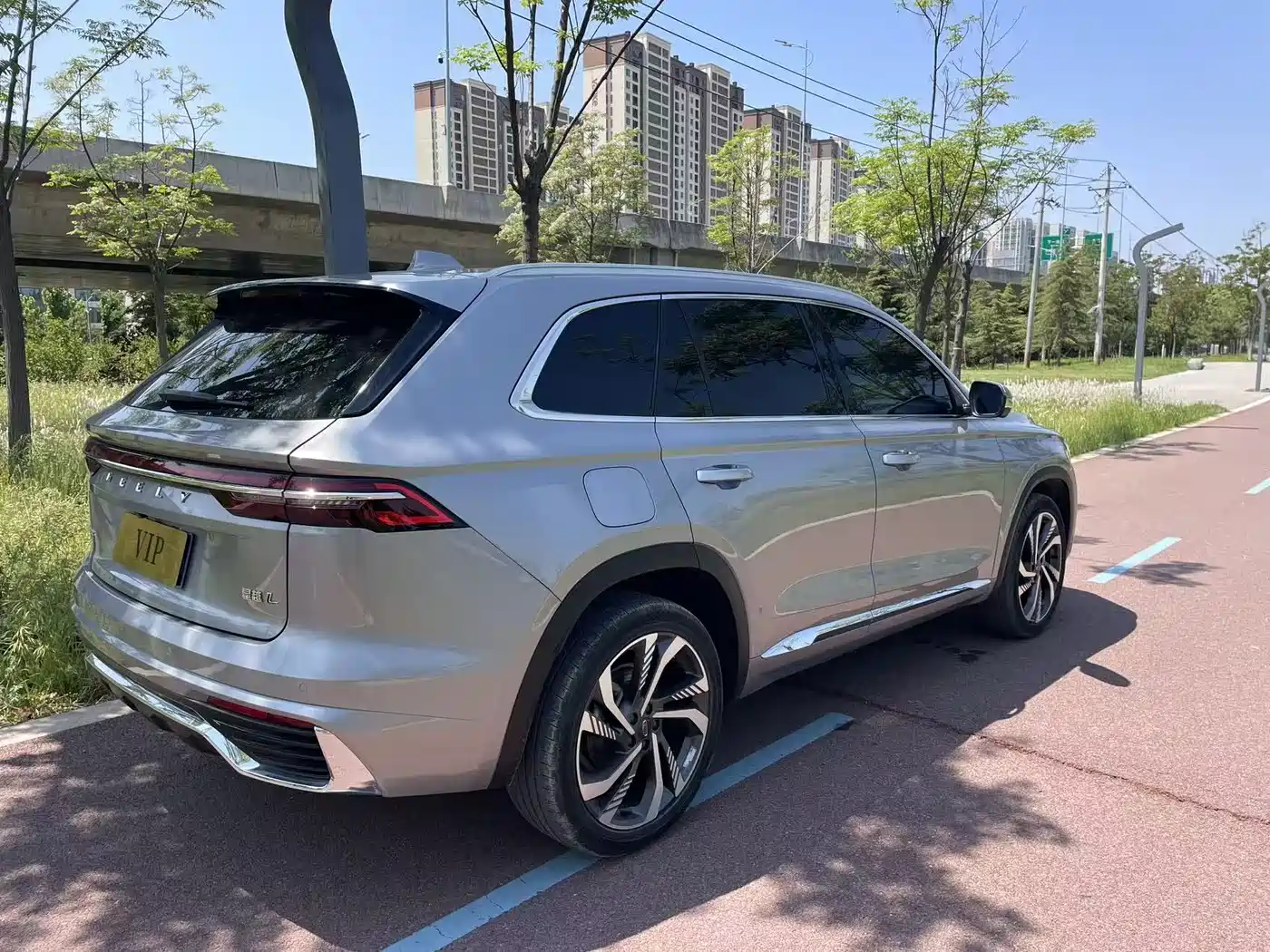 Фото 9 - Geely Xingyue L