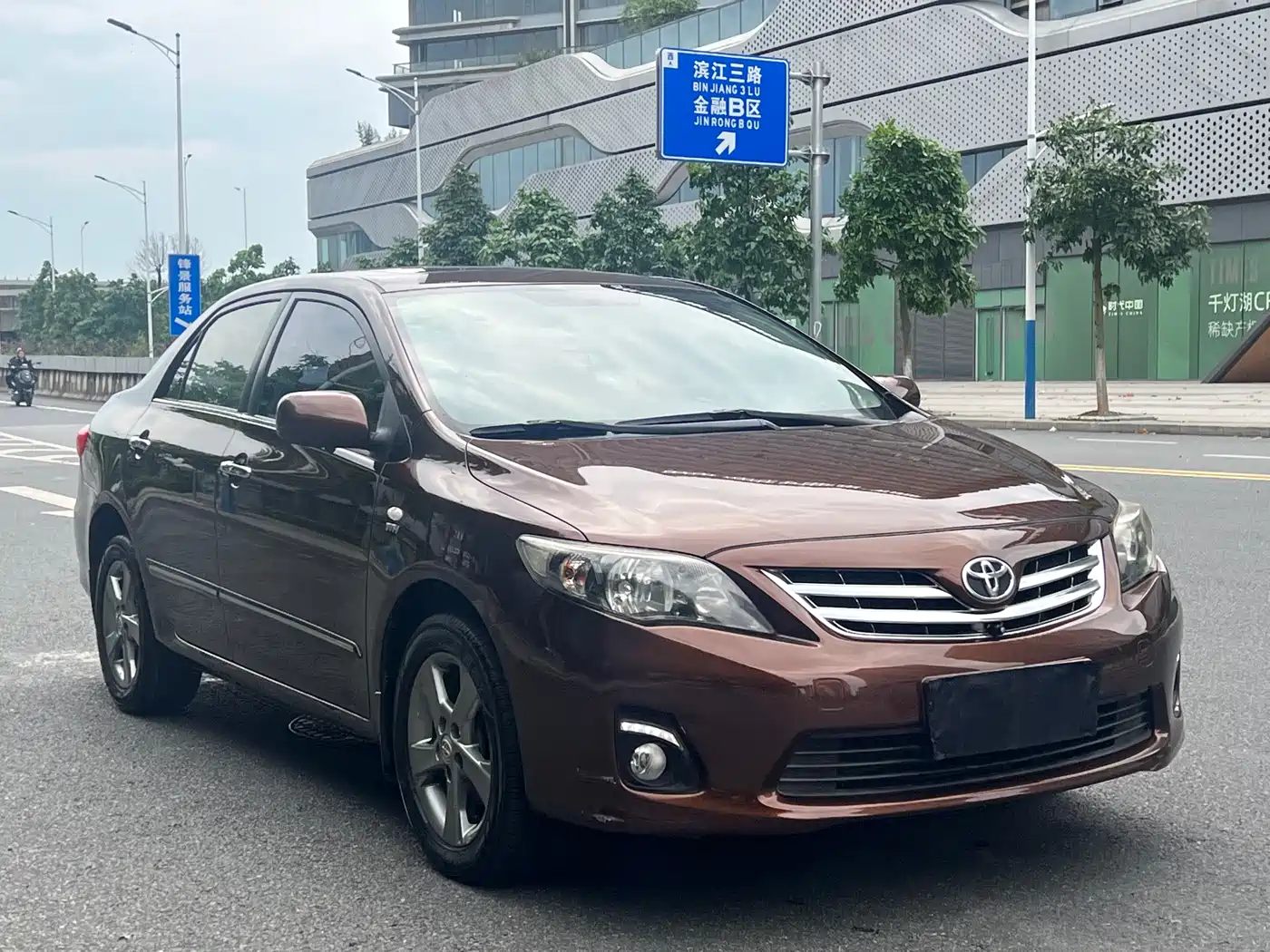 Toyota Corolla 2013 Special Edition 1.8L CVT Ultimate Cool GL-i фото 2