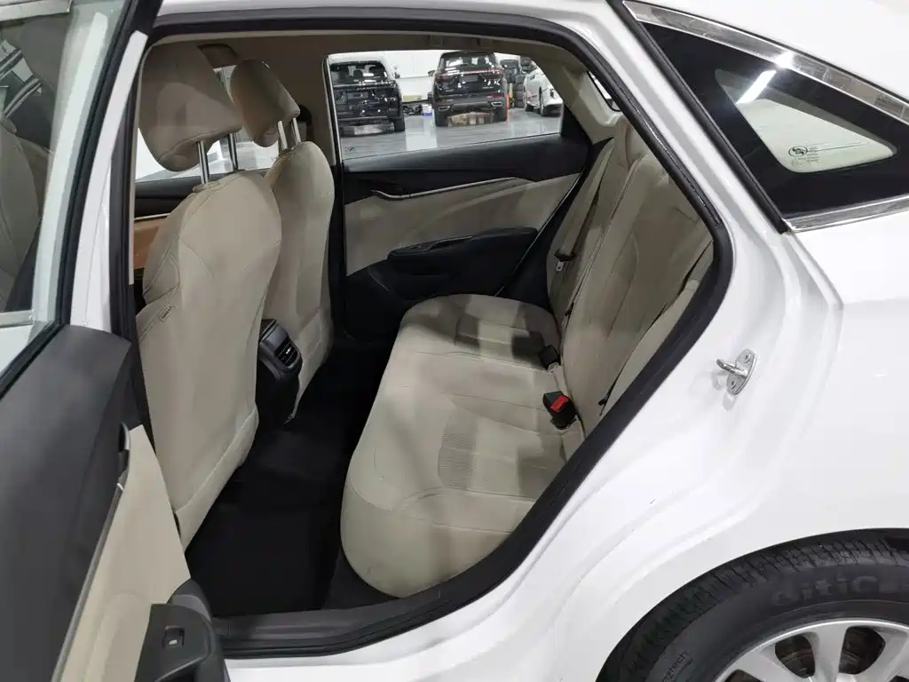 Фото 15 - Buick Excelle