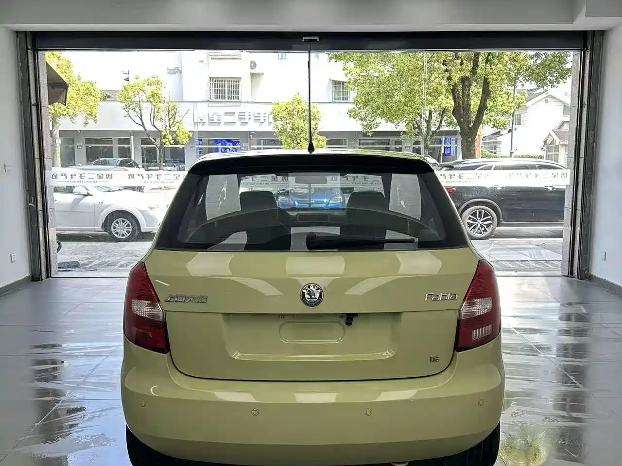 Škoda Fabia 2009 Model 1.6L Automatic JingLing Edition фото 8