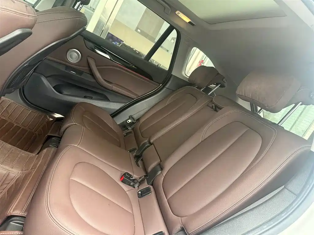 BMW X1 2021 Facelift sDrive20Li Fashion фото 12