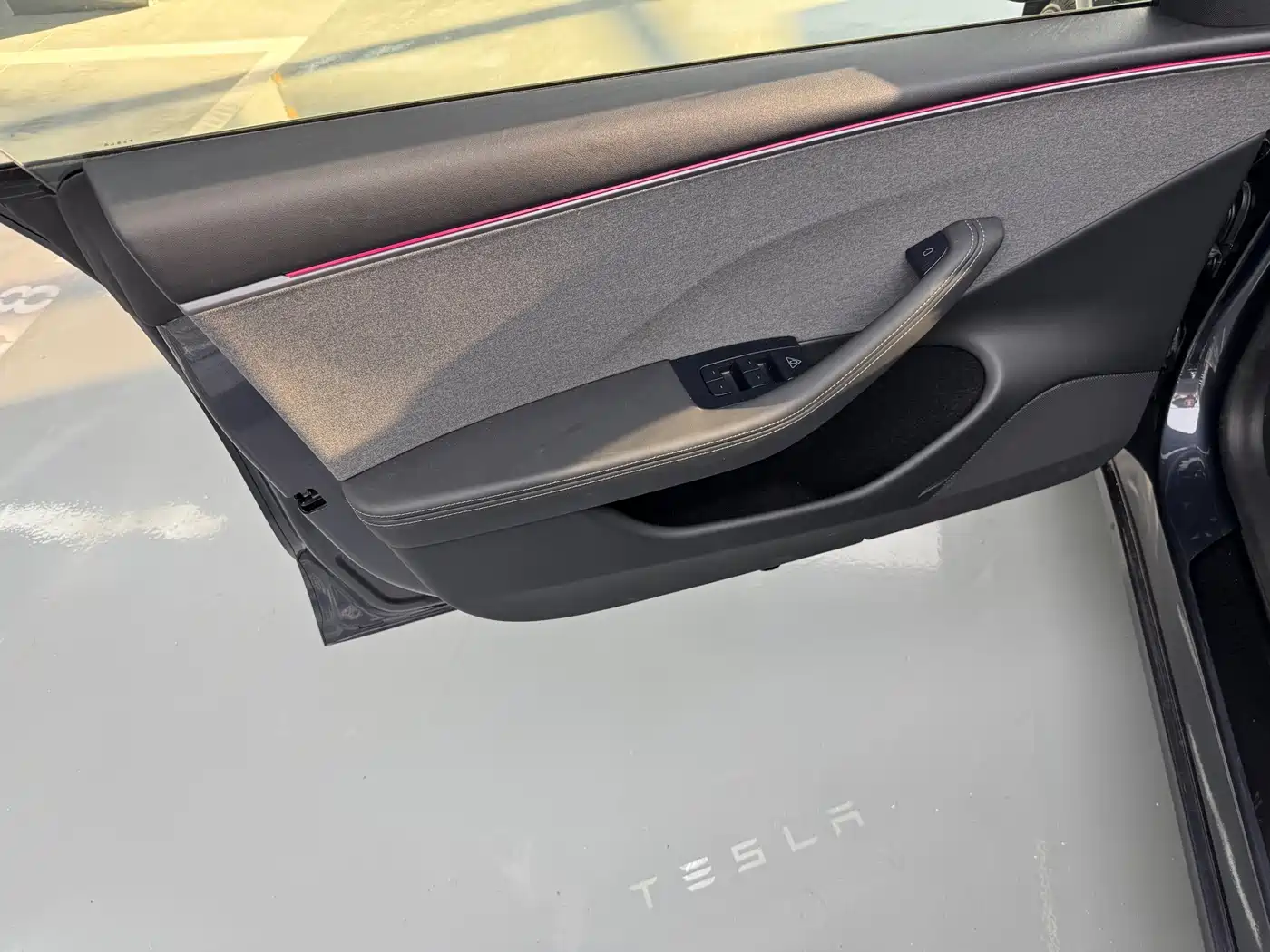 Photo 4 - Tesla Model 3