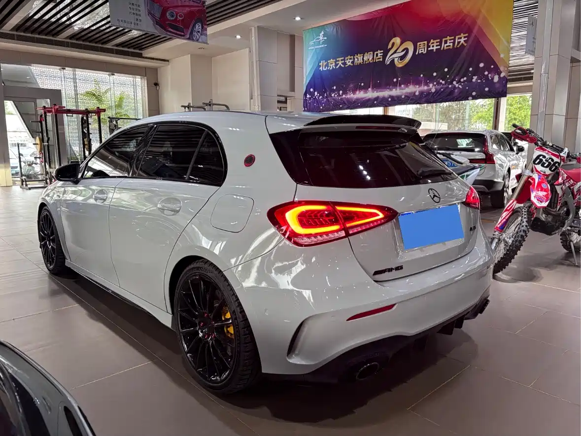 Mercedes-Benz A-Class AMG (Import) 2020 Facelift AMG A 35 4MATIC фото 5