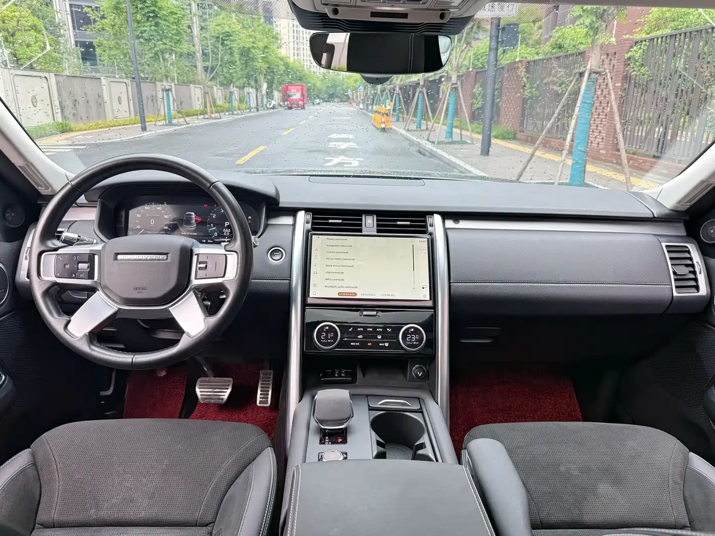 Land Rover Discovery 2021 360PS R-Dynamic SE фото 6
