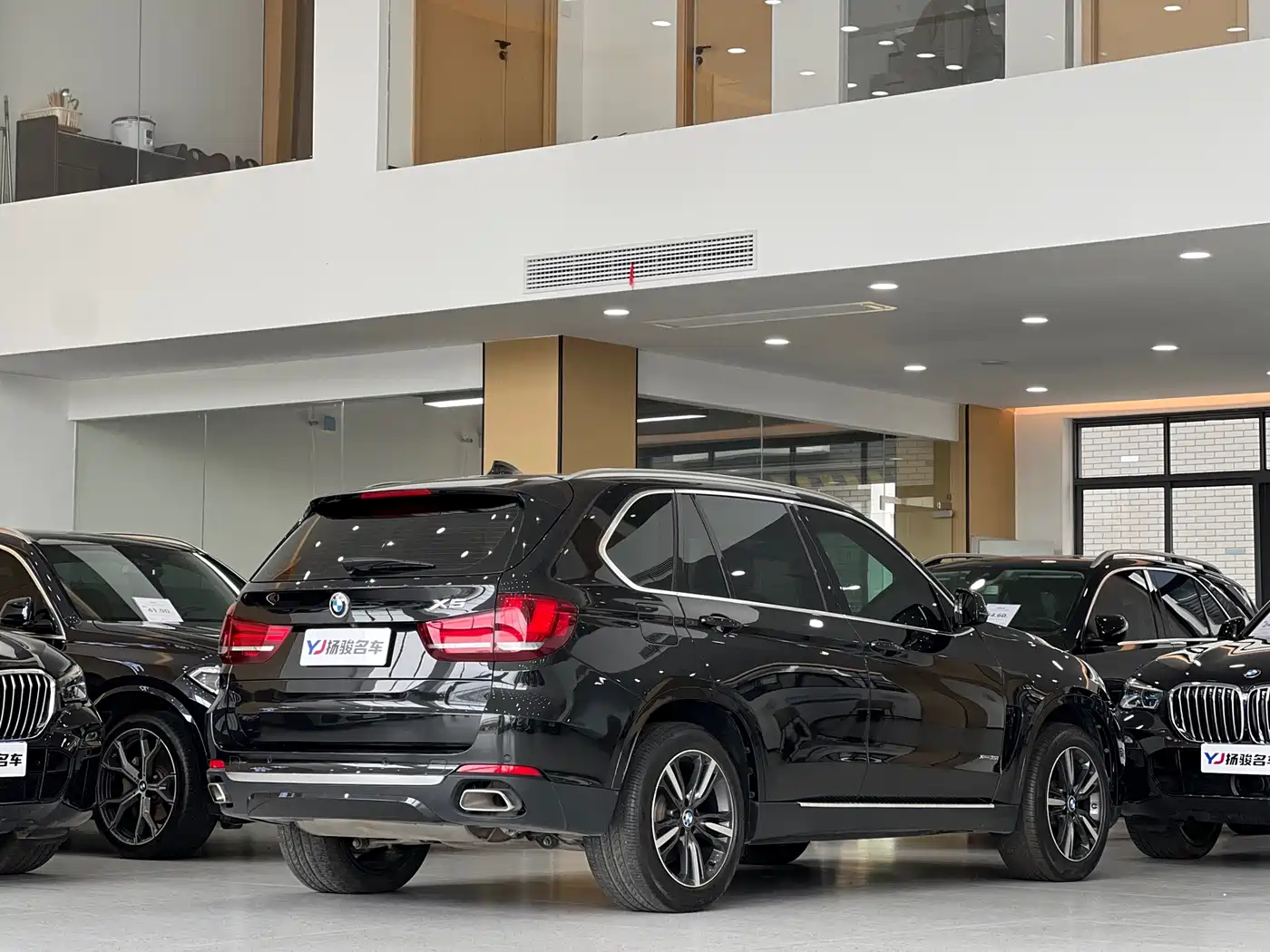 BMW X5 (Import) 2018 xDrive35i Elegant Model фото 3
