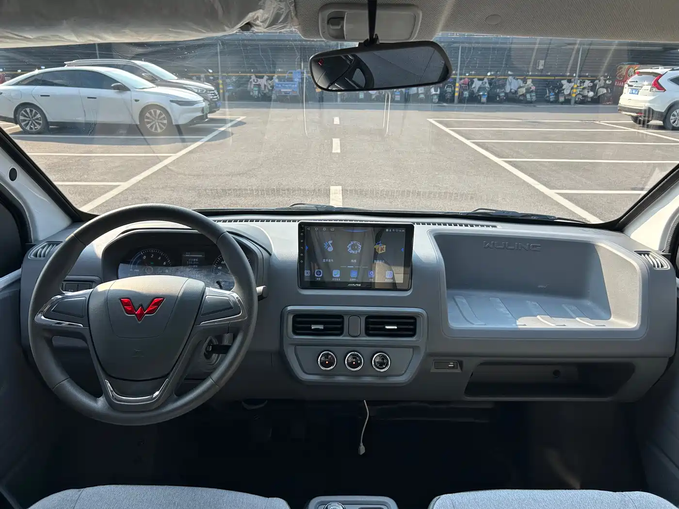 Wuling Motors Wuling Yangguang 2024 2024 300km Comfort Passenger Version 60kW