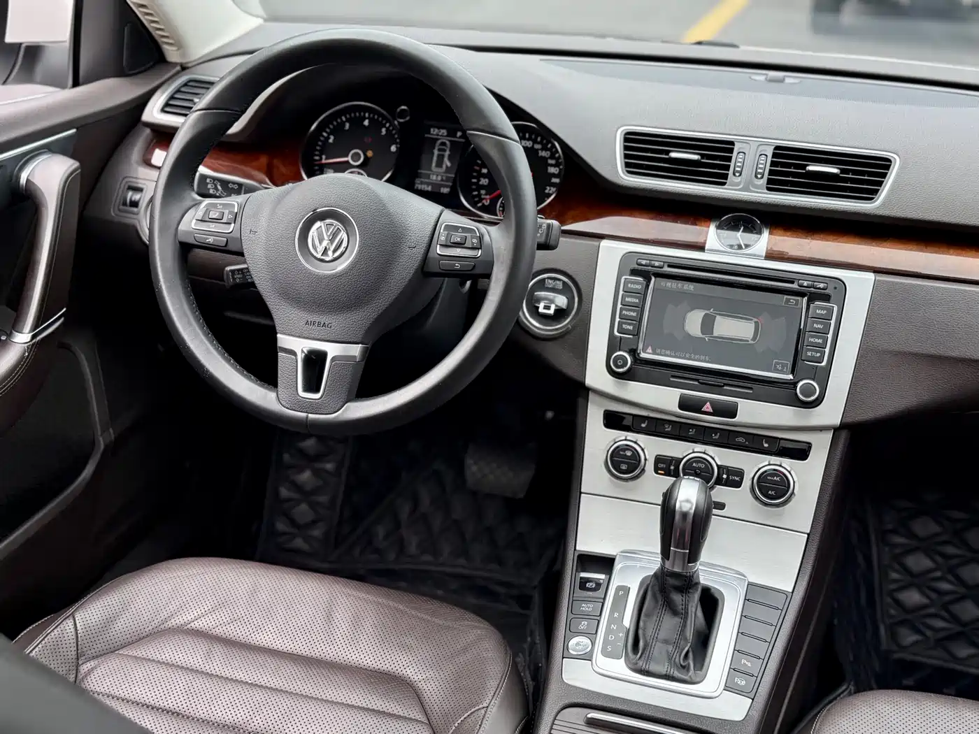 Volkswagen Magotan (Import) 2012 Wagon 2.0TSI Luxury фото 20