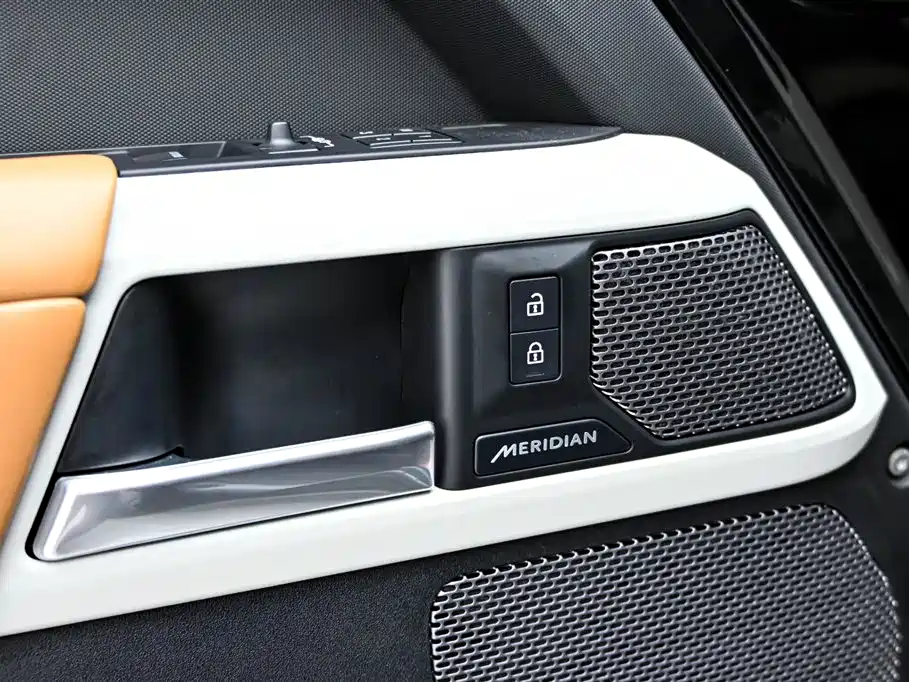 Land Rover Defender 2024 2024 110 3.0T P400 X-DYNAMIC HSE