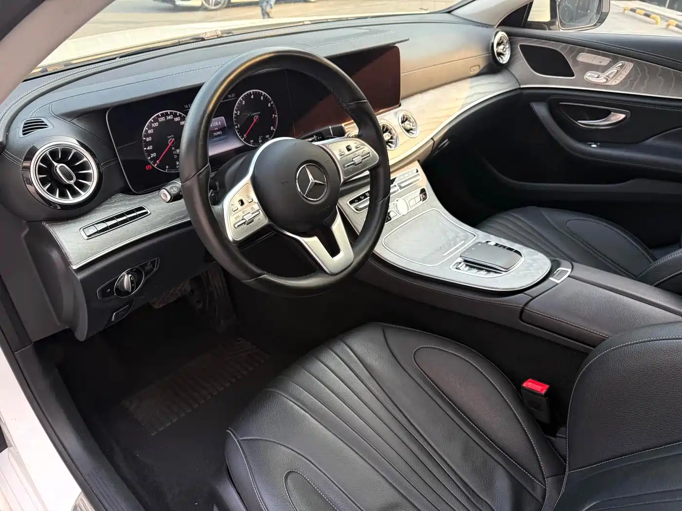 Mercedes-Benz CLS 2018 CLS 300 Dynamic фото 3