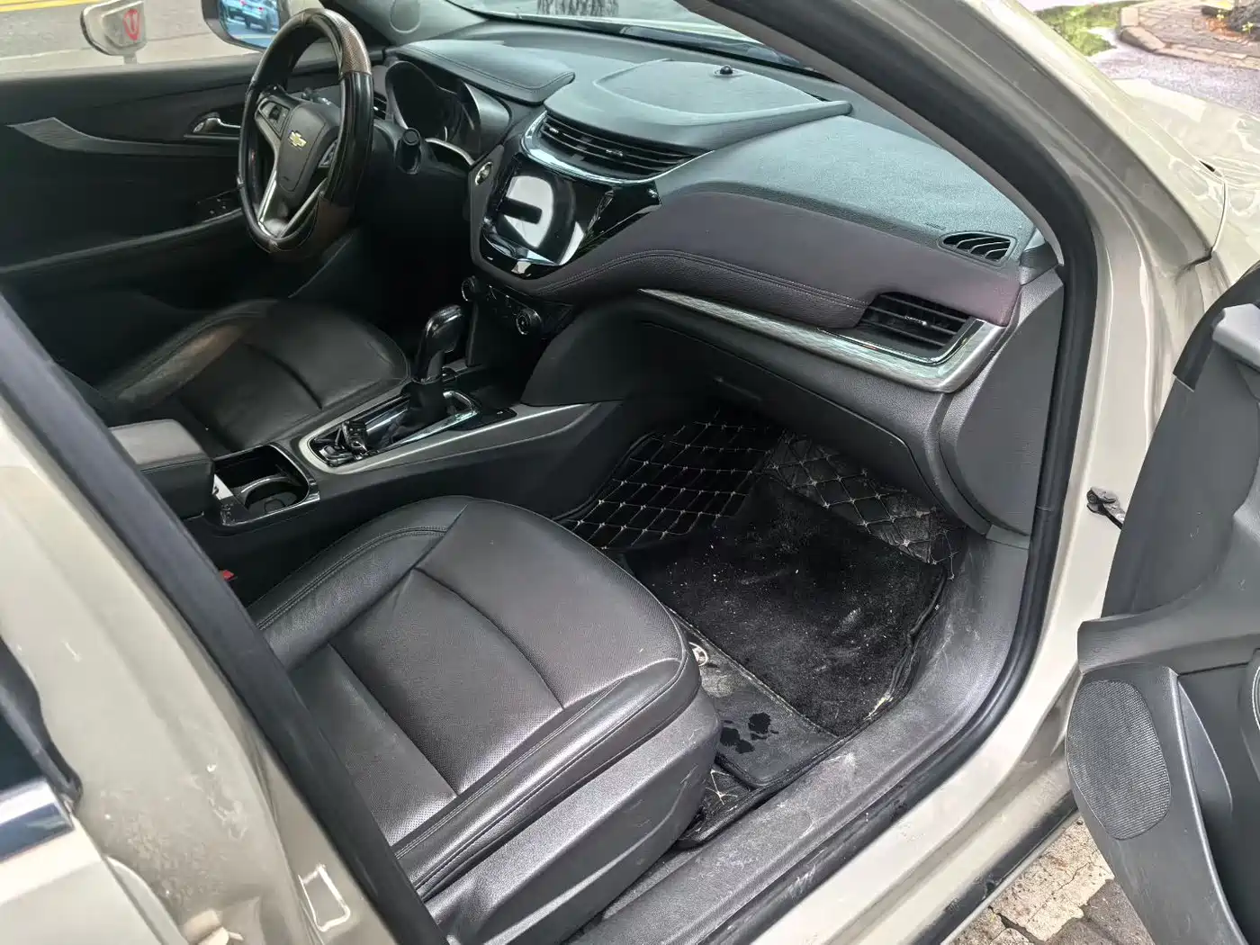 Chevrolet Malibu 2016 2.0L Automatic Luxury фото 6