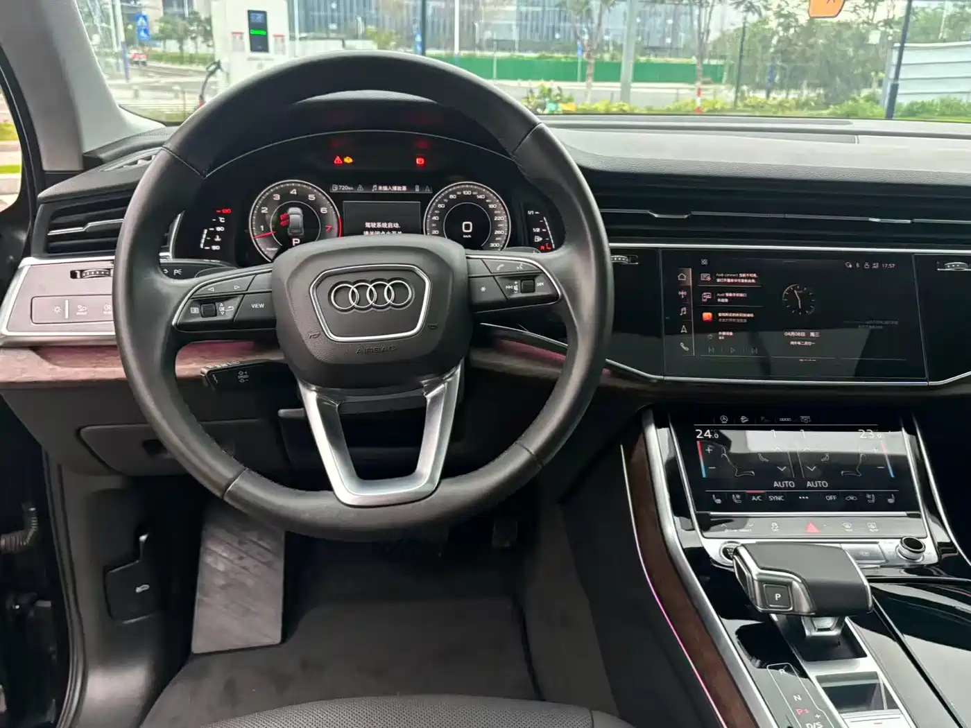 AUDI Q7