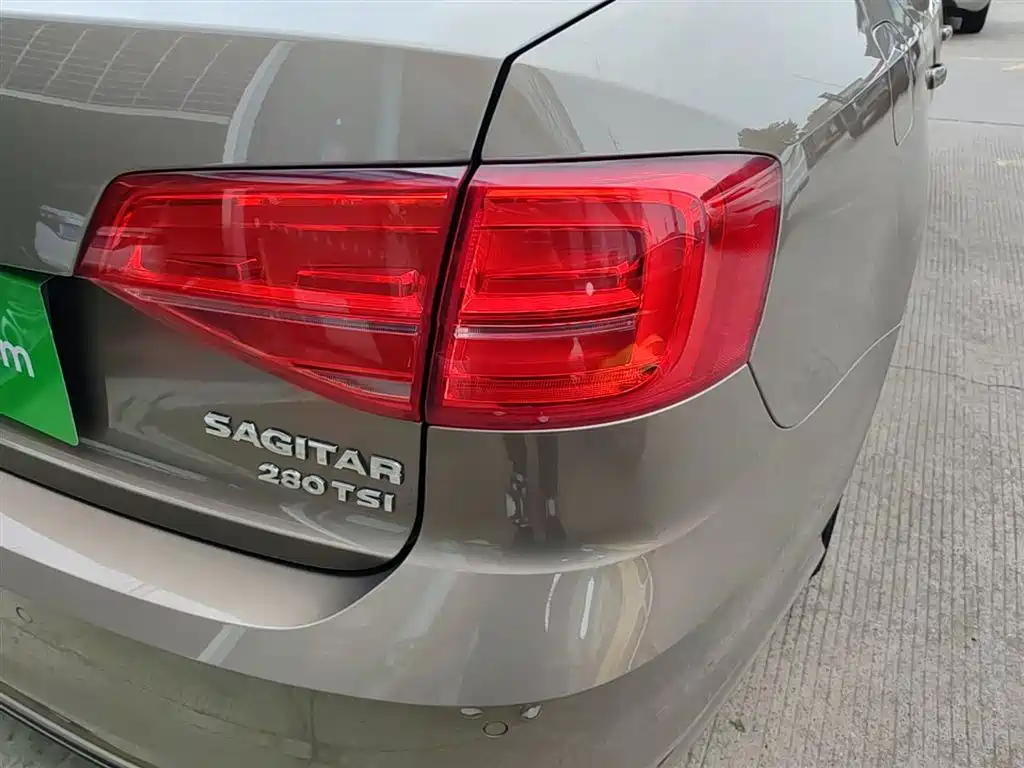 Volkswagen Sagitar 2018 280TSI DSG Spark Edition фото 8