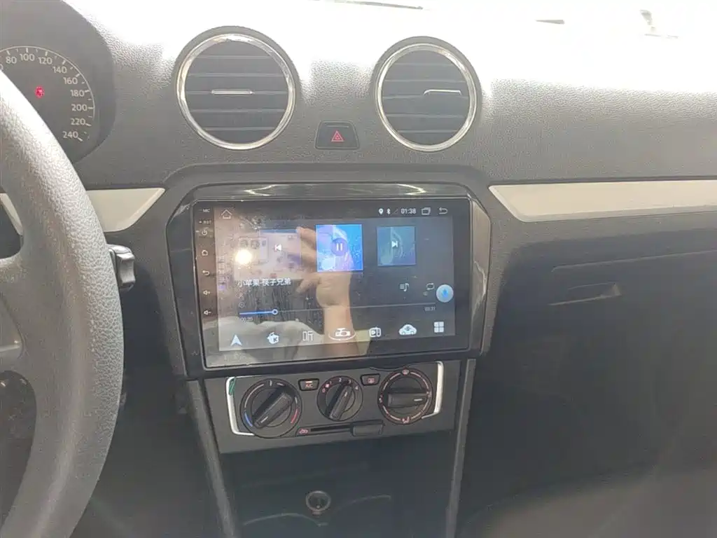Volkswagen Jetta 2015 1.4L Manual Comfort фото 13
