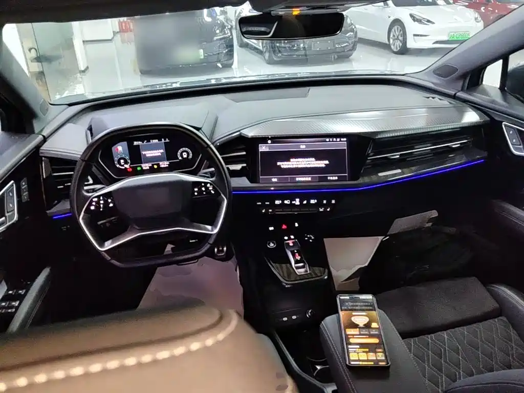 Audi Q4 e-tron 2022 50 e-tron quattro Innovation Edition фото 10