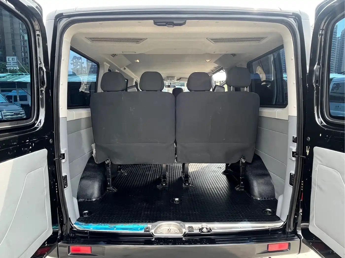 SAIC Maxus Xintu V80 2025 2025 PRO Aoyun 2.0T AMT Long Wheelbase Ultra-Low Roof 6/7/8/9-Seater