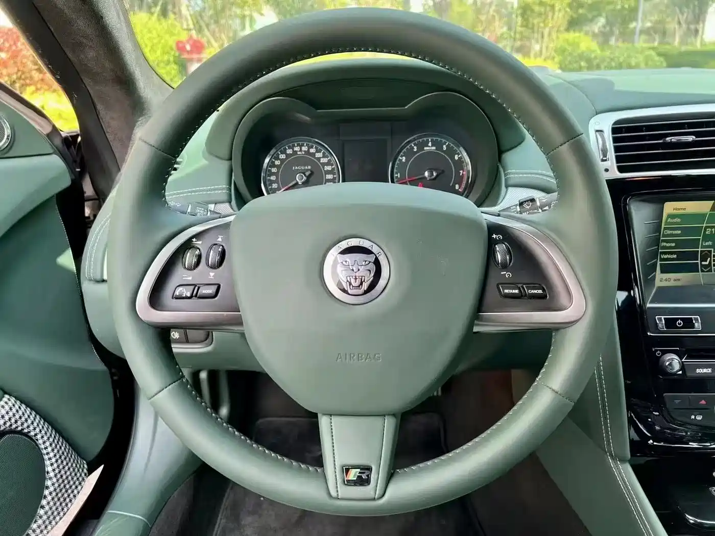 Jaguar XK 2012 XKR 5.0L Supercharged Coupe фото 4