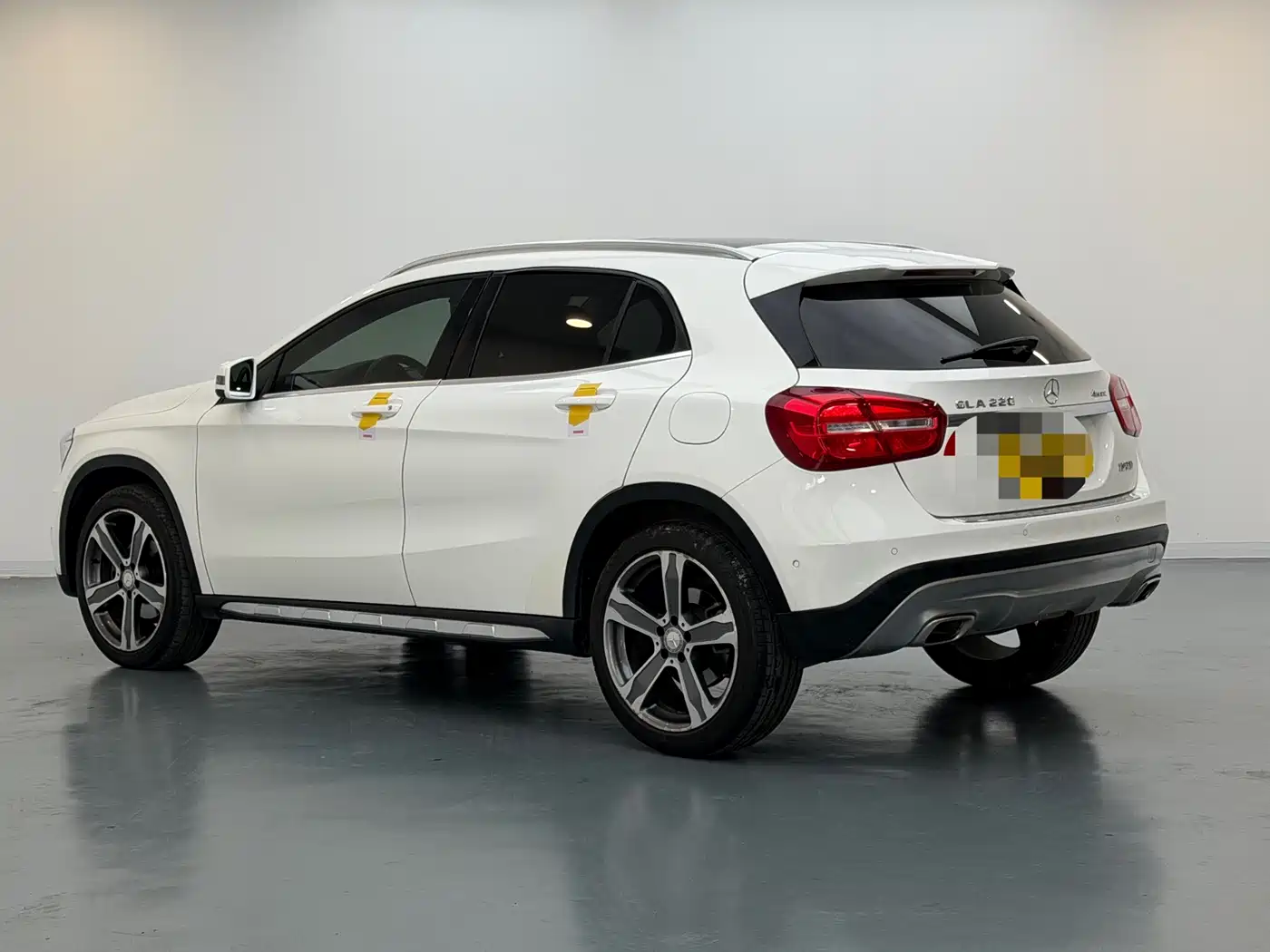 Mercedes-Benz GLA 2015 GLA 220 4MATIC Luxury фото 4