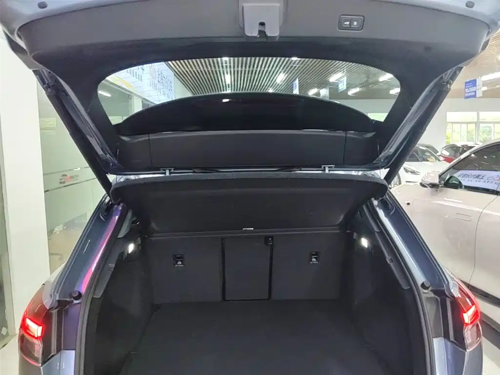 Audi Q4 e-tron 2022 50 e-tron quattro Innovation Edition фото 19