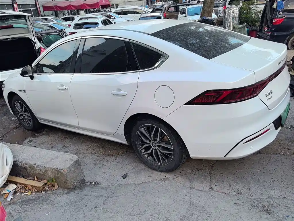 BYD Qin PLUS 2021 DM-i 120KM Flagship фото 5
